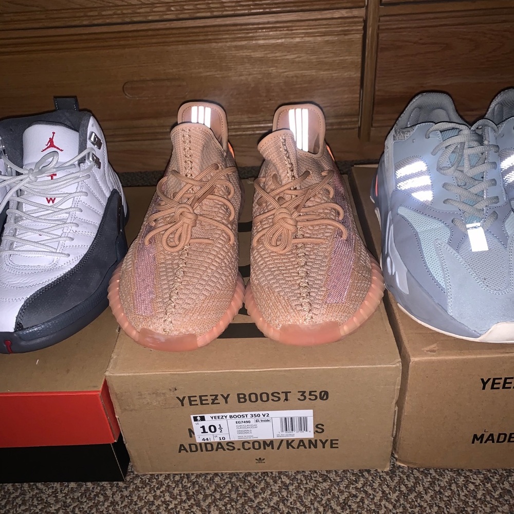 Yeezy 350 v2